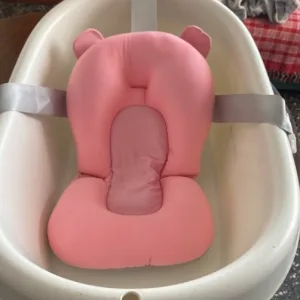 Hat Baby Stützkissen für Badewanne von Kunden erhalten T****e.